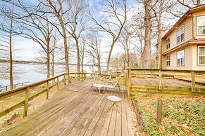 Winnsboro Lake Retreat: On-site Swimming & Fishing