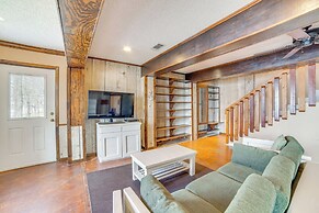 Winnsboro Lake Retreat: On-site Swimming & Fishing
