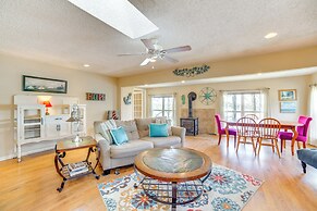 Winnsboro Lake Retreat: On-site Swimming & Fishing
