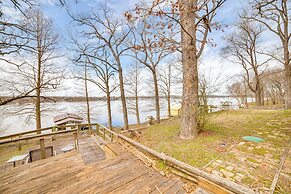 Winnsboro Lake Retreat: On-site Swimming & Fishing