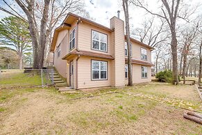 Winnsboro Lake Retreat: On-site Swimming & Fishing