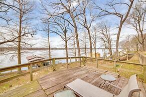 Winnsboro Lake Retreat: On-site Swimming & Fishing