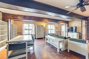 Winnsboro Lake Retreat: On-site Swimming & Fishing
