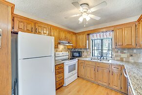 Winnsboro Lake Retreat: On-site Swimming & Fishing