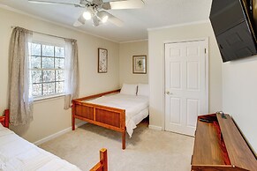 Near Lake Murray: Family Getaway w/ Screened Porch