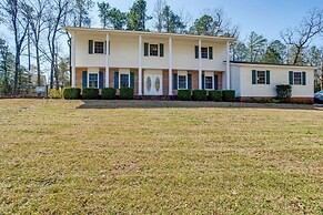 Near Lake Murray: Family Getaway w/ Screened Porch