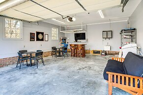 Near Lake Murray: Family Getaway w/ Screened Porch