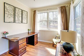 Near Lake Murray: Family Getaway w/ Screened Porch