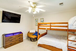 Near Lake Murray: Family Getaway w/ Screened Porch