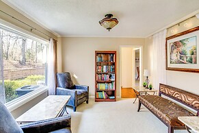 Near Lake Murray: Family Getaway w/ Screened Porch