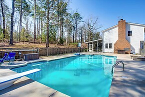 Near Lake Murray: Family Getaway w/ Screened Porch