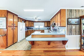 Boat Dock & Ramp: Canal-front Home!