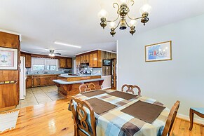 Boat Dock & Ramp: Canal-front Home!