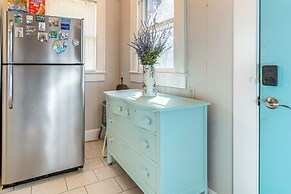 Hill Country Retreat w/ Lake View, Deck & Balcony