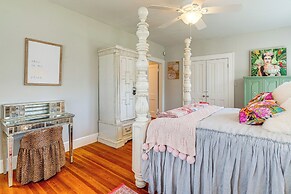 Hill Country Retreat w/ Lake View, Deck & Balcony