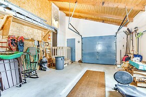 Ski, Game & Grill: Family Retreat in Glen