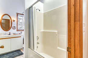 Ski, Game & Grill: Family Retreat in Glen