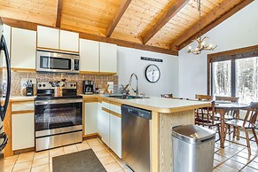 Ski, Game & Grill: Family Retreat in Glen