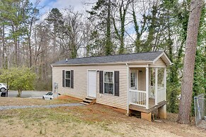 2 Mi to South Boston Speedway: Cozy Tiny Home!
