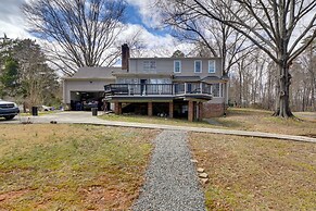 2 Mi to South Boston Speedway: Cozy Tiny Home!