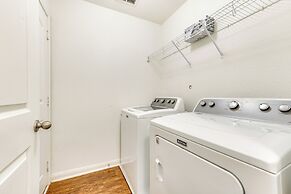 13 Mi to Lackland Afb: San Antonio Home!