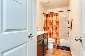 13 Mi to Lackland Afb: San Antonio Home!