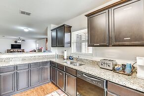 13 Mi to Lackland Afb: San Antonio Home!