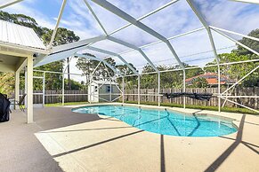 9 Mi to Clover Park: Poolside Paradise!