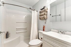 1 Mi to Alto Lake: Mtn-view Home w/ Large Yard!