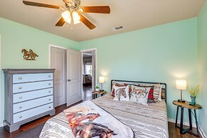 5 Mi to Belton Lake: Home w/ Large Yard!