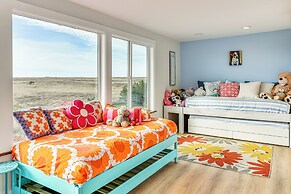 3-acre Oceanfront Home: Game Room & Fire Pit!