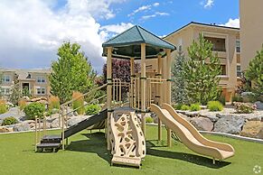 New Luxurious 1BR Apartment Heated Pool Spa Sauna