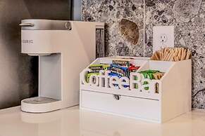 Nashville Vibes Rooftop Karaoke Fire Pit Downtown