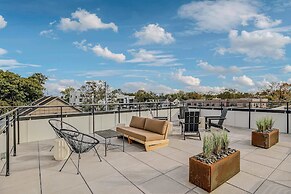 Nashville Vibes Rooftop Karaoke Fire Pit Downtown