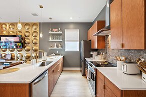 Nashville Vibes Rooftop Karaoke Fire Pit Downtown