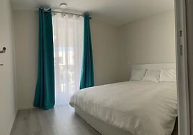 Huswell - Family-friendly Apartment in Nieuwpoort With Shared Summer P