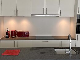 Huswell - Family-friendly Apartment in Nieuwpoort With Shared Summer P