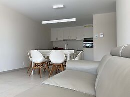 Huswell - Family-friendly Apartment in Nieuwpoort With Shared Summer P