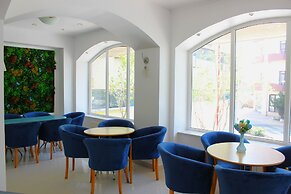 Briza Boutique Mamaia