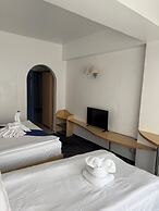 Briza Boutique Mamaia