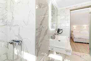 Villa Oasis in Nikiana - Sleep 6 - Pool - Hot Tub