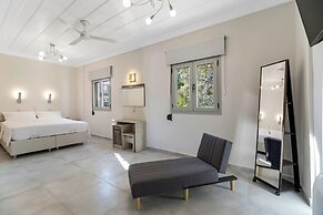 Villa Oasis in Nikiana - Sleep 6 - Pool - Hot Tub