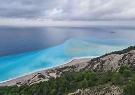 Villa Oasis in Nikiana - Sleep 6 - Pool - Hot Tub