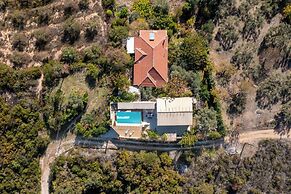 Villa Oasis in Nikiana - Sleep 6 - Pool - Hot Tub