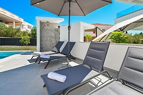 Smash B - Apartment with Private Pool