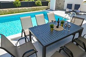 Smash B - Apartment with Private Pool