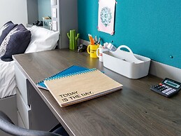 Student Only The Gate