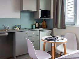 Student Only The Gate