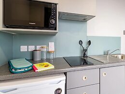 Student Only The Gate