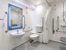 Student Only The Gate